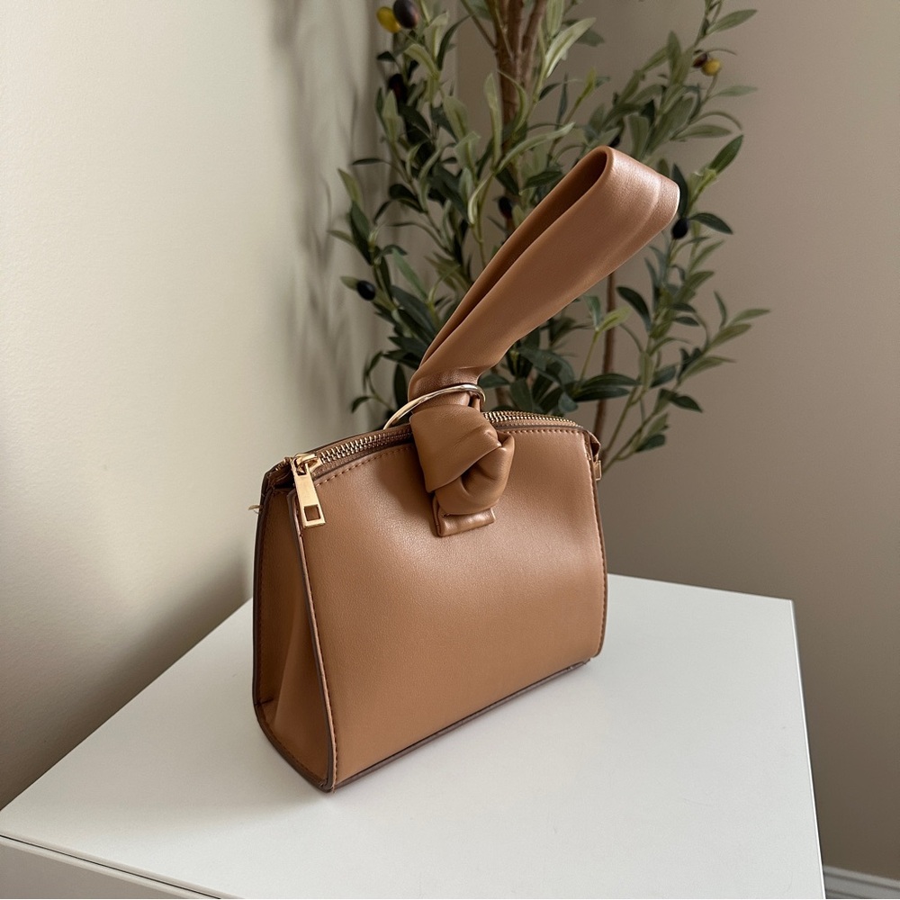 A New Day Knot Handbag - Picture 2 of 7